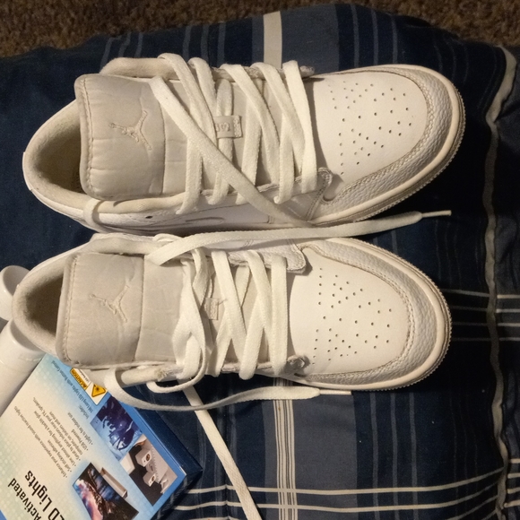 Nike jordan 1's all white leather size 6.5 - Picture 1 of 4